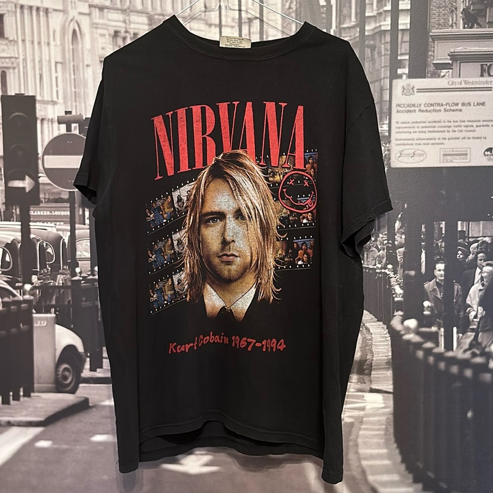 Vintage Nirvana Kurt Cobain 1967-94 Sun Faded T-Shirt Size XL